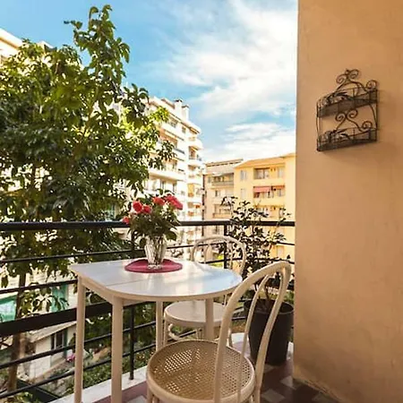 Apartment Center Nice,1 , 2 Balcons