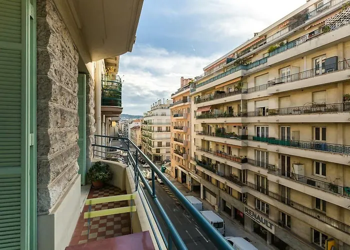 Apartment Center Nice,1 , 2 Balcons