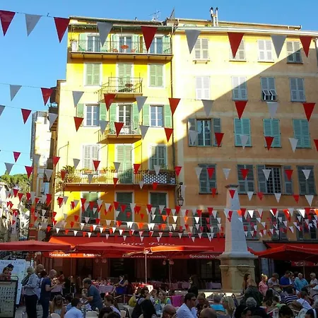 Center Nice,1 , 2 Balcons شقة *